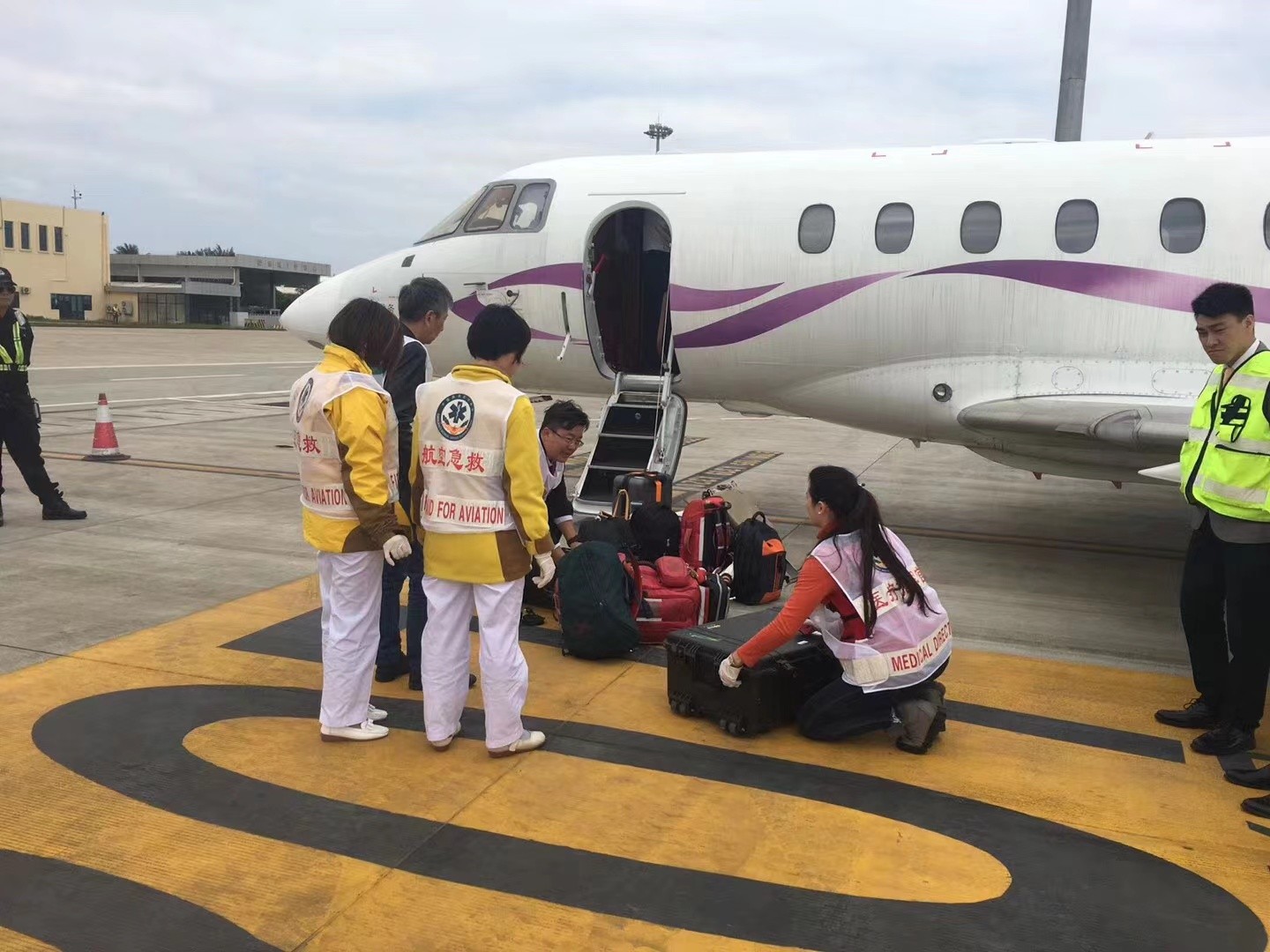 塔什库尔干塔吉克香港出入境救护车出租